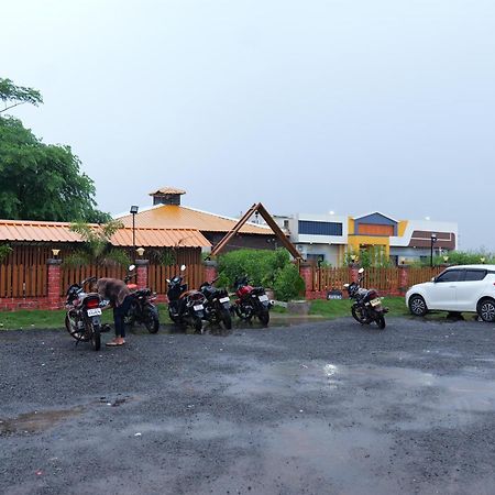 Hotel New 712 Aurangābād Extérieur photo